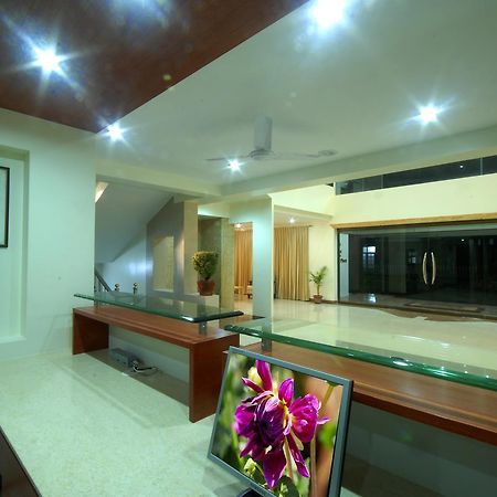 Hotel New Holiday Plaza Nashik Extérieur photo