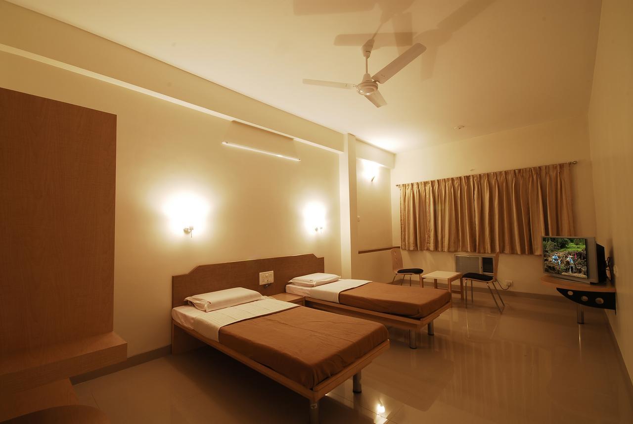 Hotel New Holiday Plaza Nashik Extérieur photo