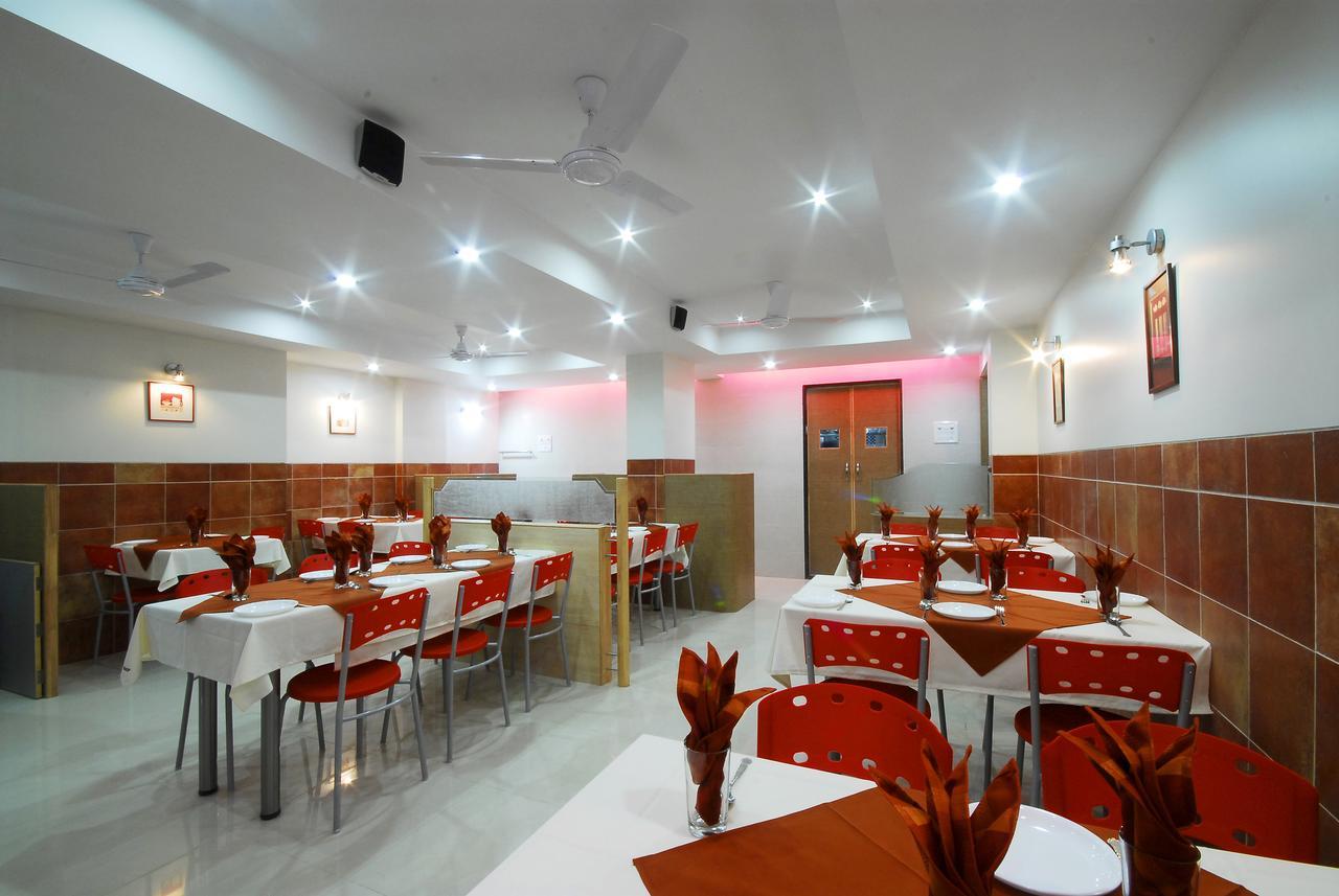 Hotel New Holiday Plaza Nashik Extérieur photo