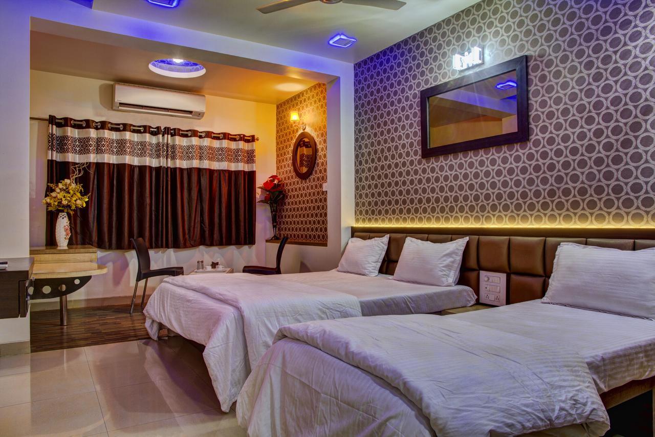 Hotel New Holiday Plaza Nashik Extérieur photo