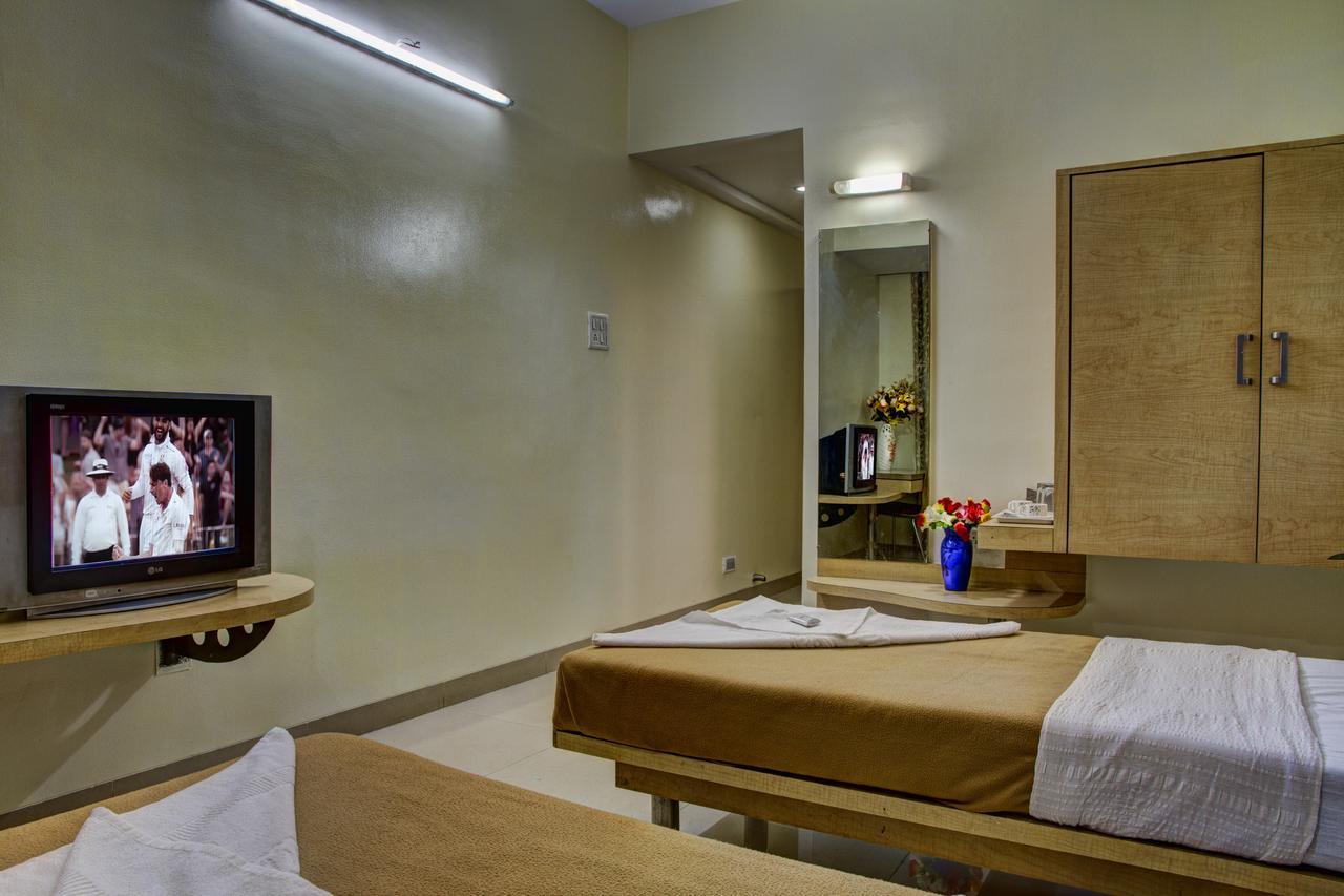 Hotel New Holiday Plaza Nashik Extérieur photo