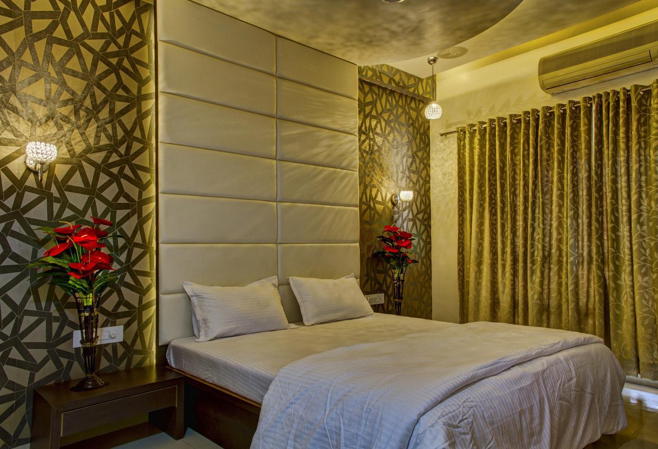 Hotel New Holiday Plaza Nashik Extérieur photo